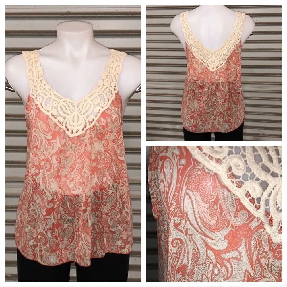 🛍️Forever 21 Fun top sheer with lace neckline
